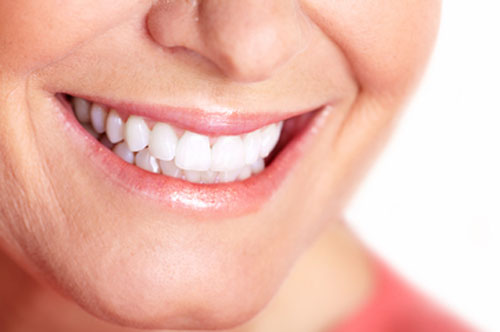 The Best Way To Whiten Teeth Can’t Be Found In Stores!